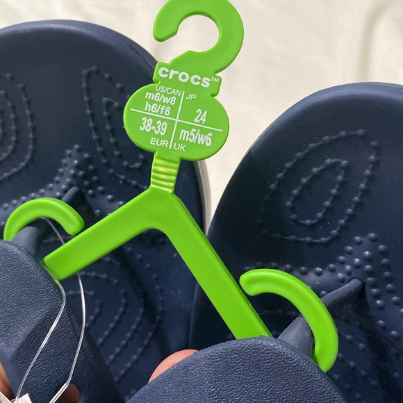Crocs men size 9 women size 11 unisex . Brand new with tag . - Picture 2 of 4